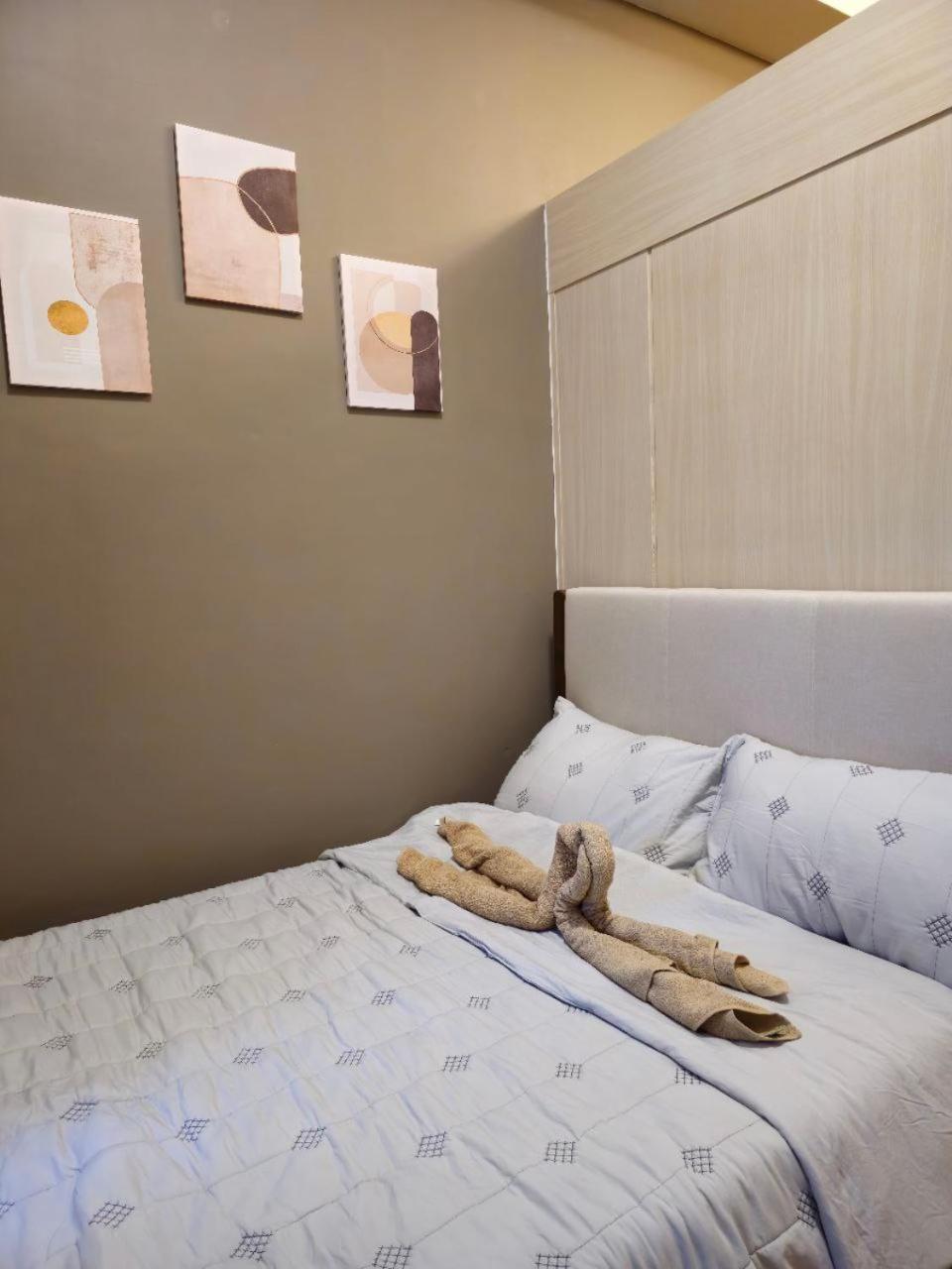 Serene Suite In Jazz Residences Makati City Esterno foto