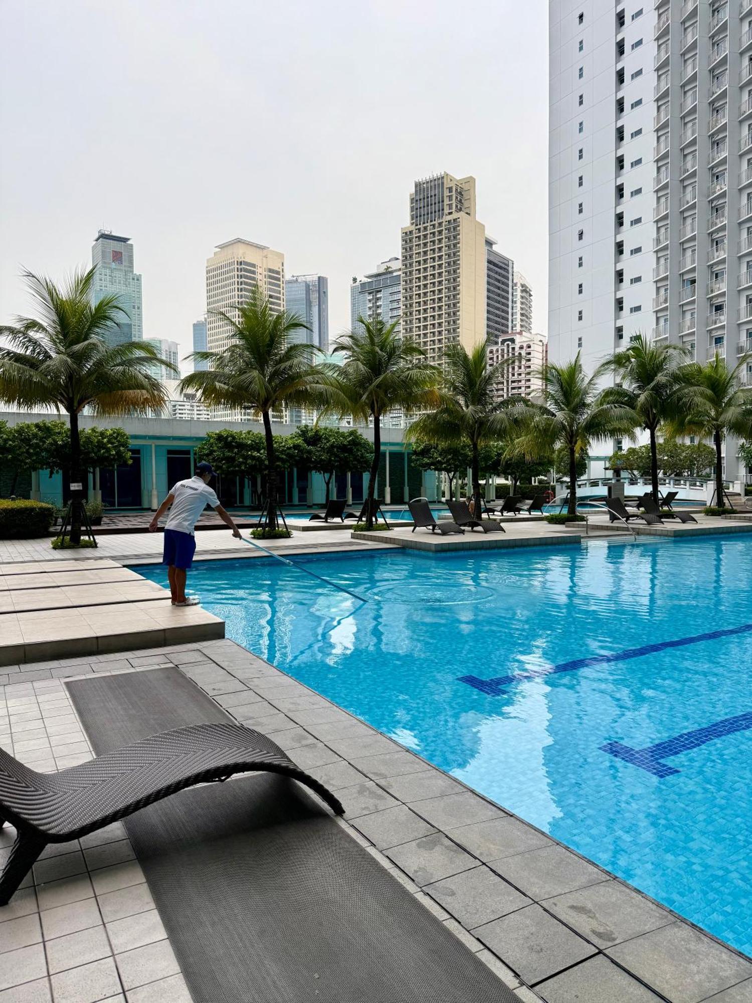 Serene Suite In Jazz Residences Makati City Esterno foto