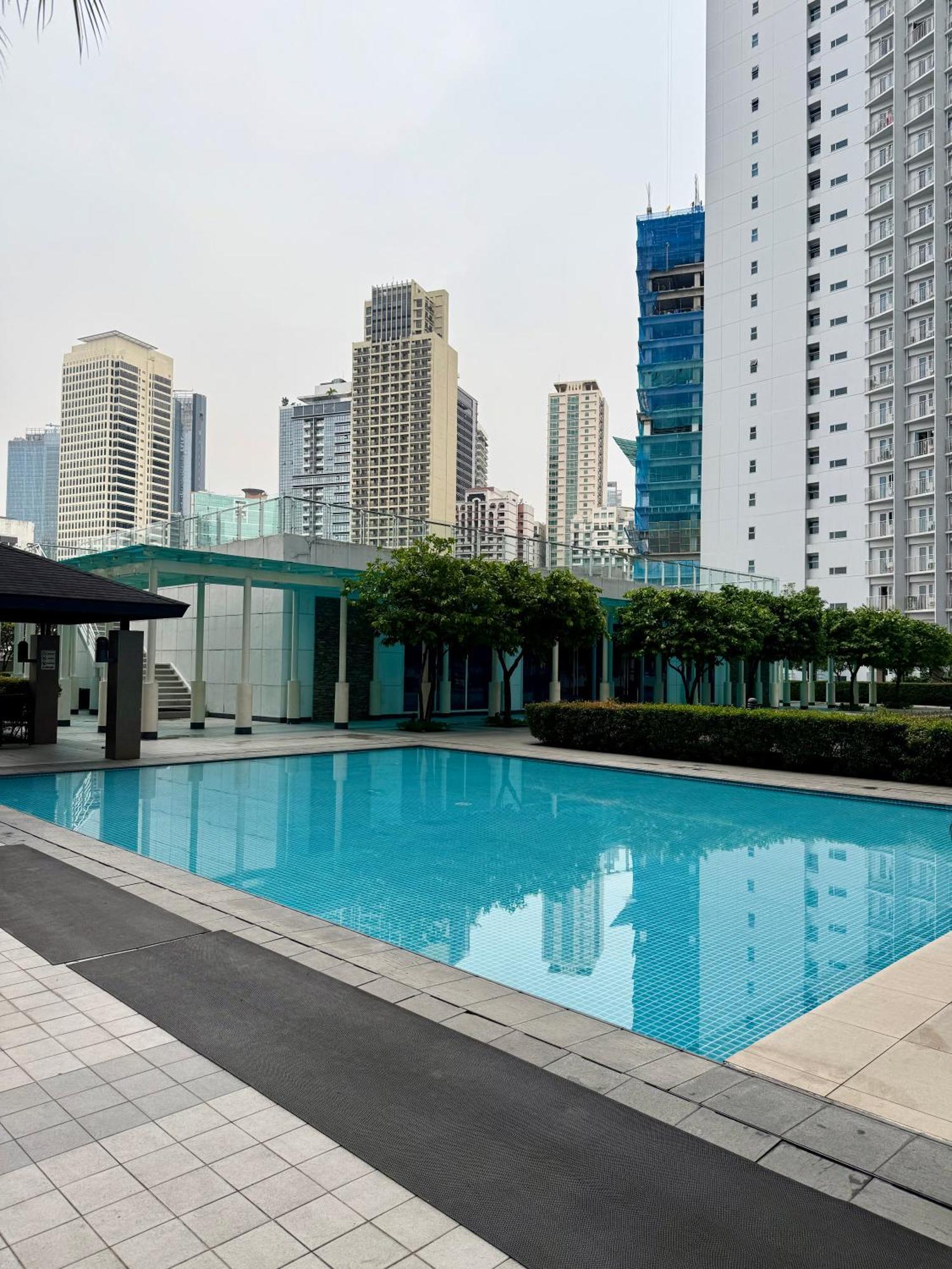 Serene Suite In Jazz Residences Makati City Esterno foto