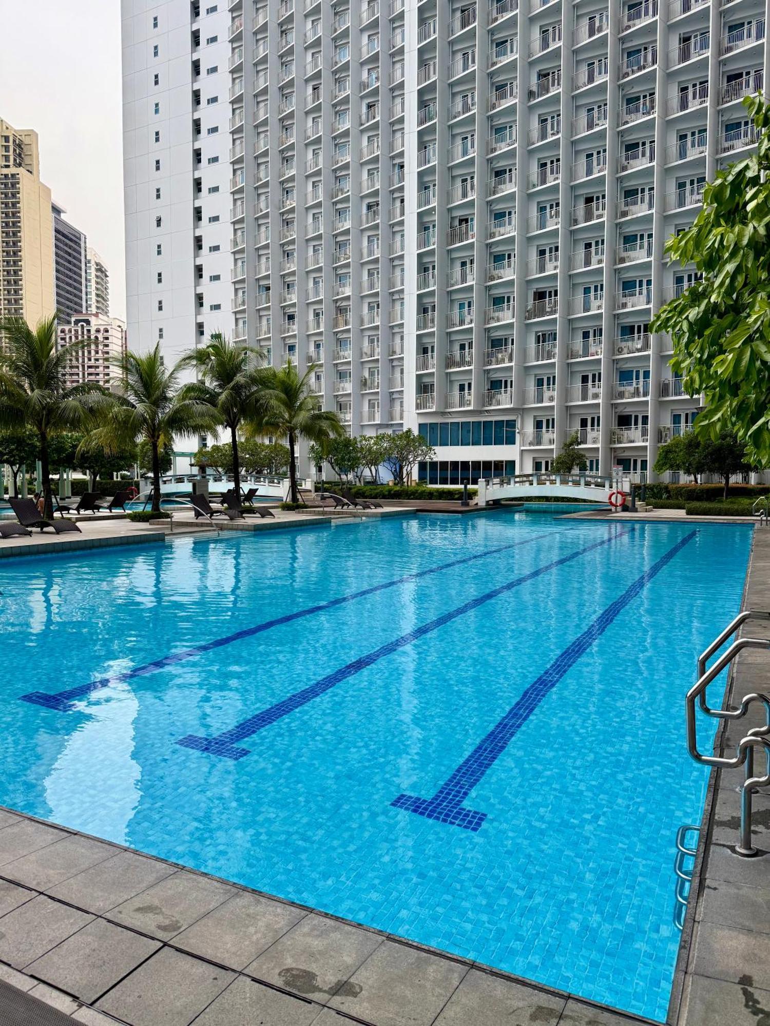 Serene Suite In Jazz Residences Makati City Esterno foto
