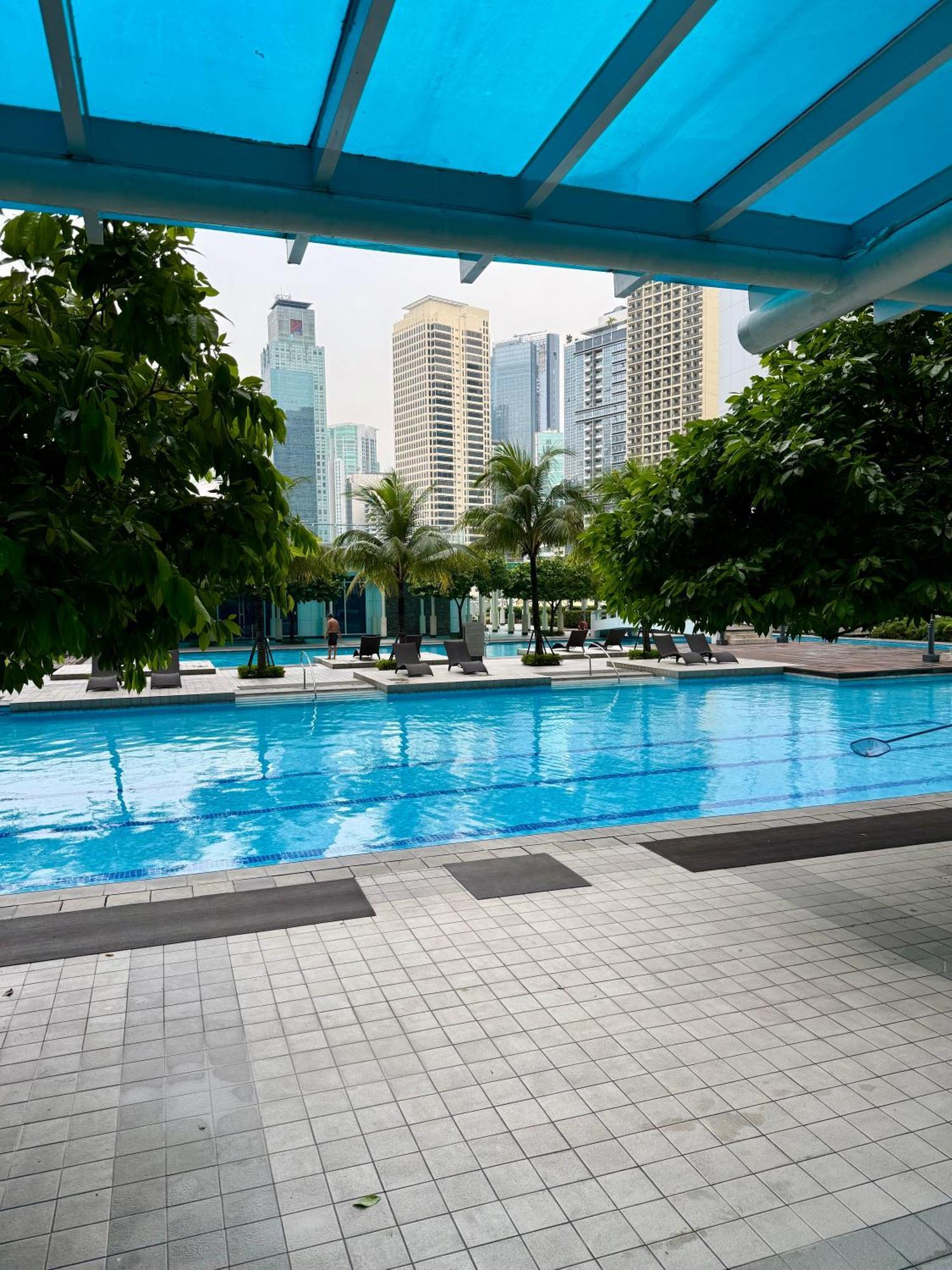 Serene Suite In Jazz Residences Makati City Esterno foto